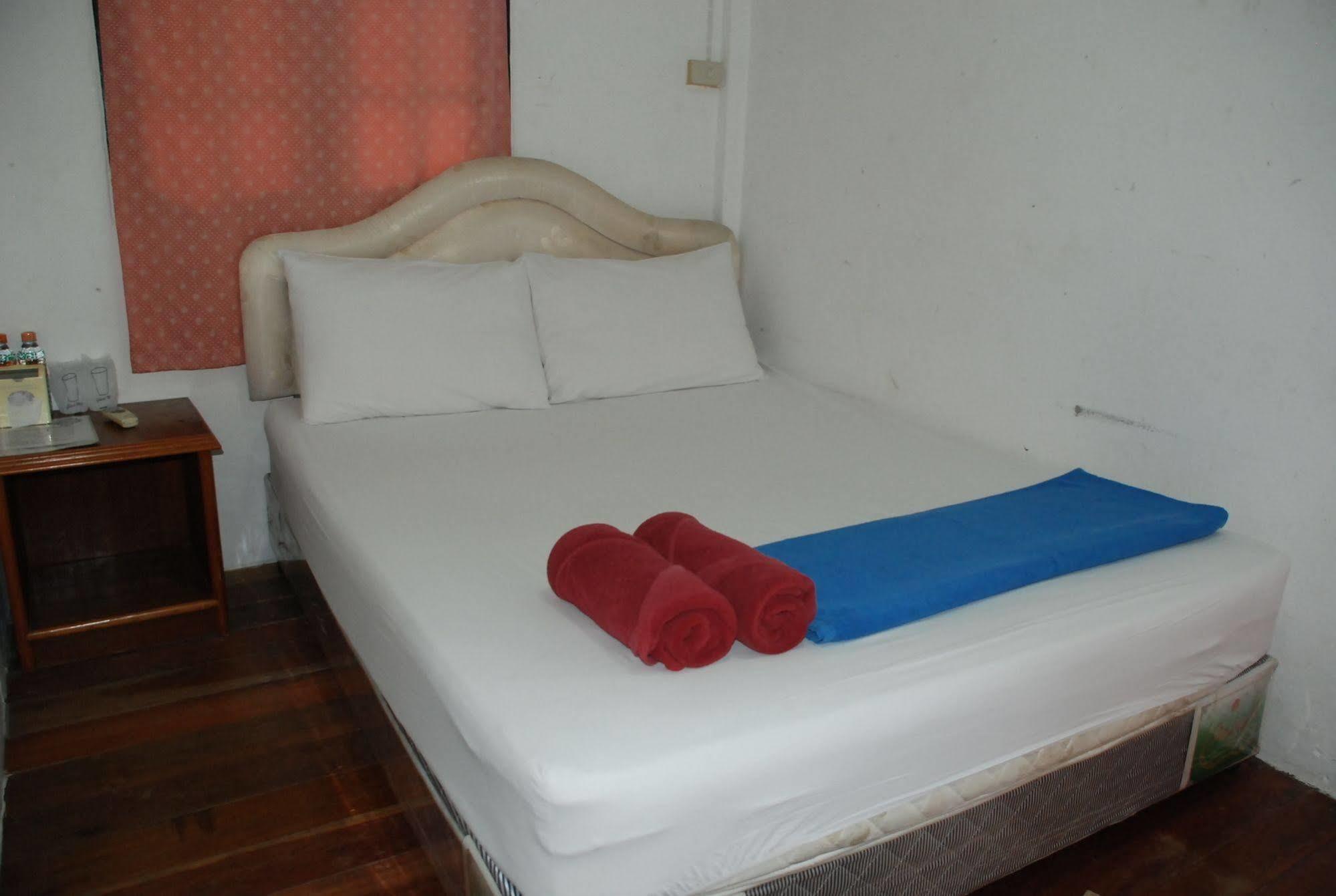 Amity Beach Resort Maret Kültér fotó